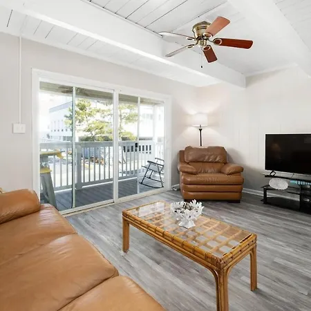 Waldorf 8 - Waveside Villa